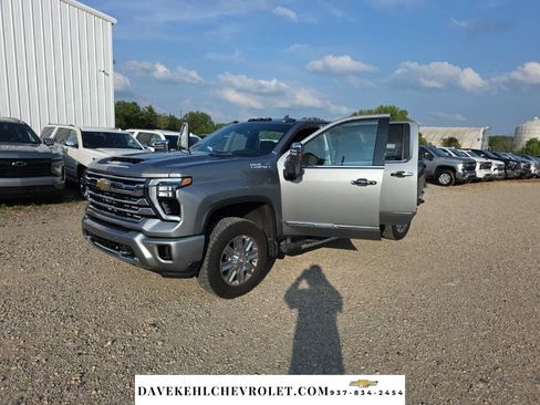 Used 2026 Chevrolet Silverado 2500 High Country w/ High Country Premium Package AWD/4WD image 32