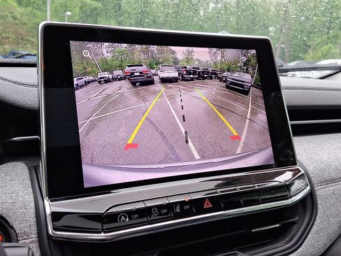 Certified 2022 Jeep Compass Latitude w/ Sun and Sound Group image 18