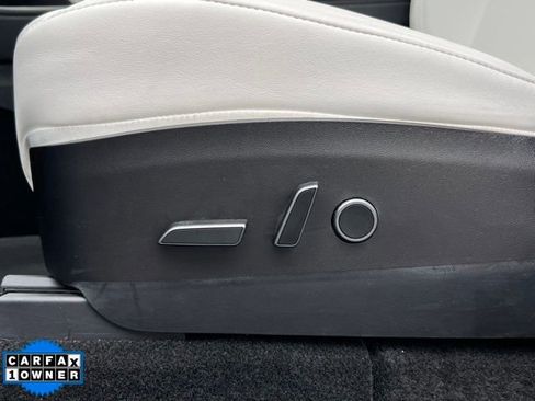 Used 2022 Tesla Model Y Long Range image 18