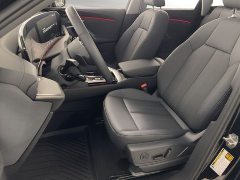 Used 2025 Audi Q5 Premium Plus w/ Premium Plus image 5