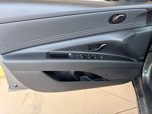 Certified 2025 Hyundai Elantra SEL FWD image 32