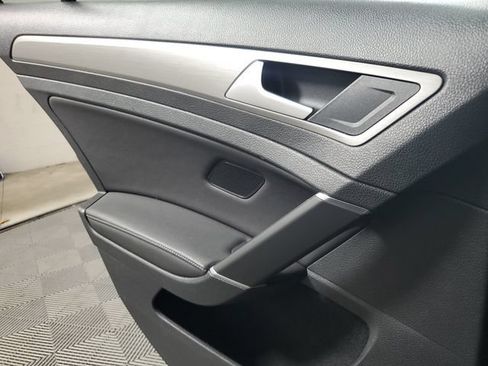 Used 2017 Volkswagen Golf Wolfsburg Edition FWD image 17