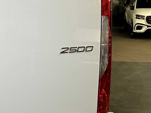 Used 2025 Mercedes-Benz Sprinter 2500 image 15