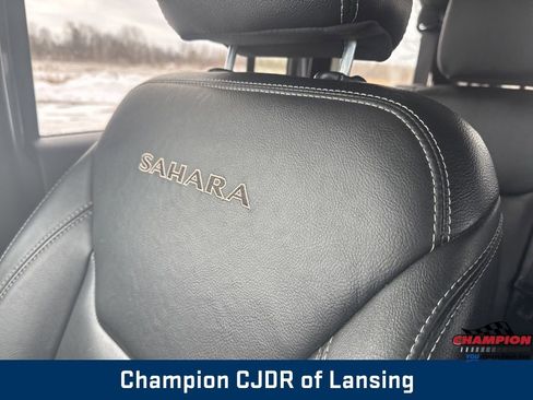 Used 2016 Jeep Wrangler Unlimited Sahara w/ Connectivity Group image 31