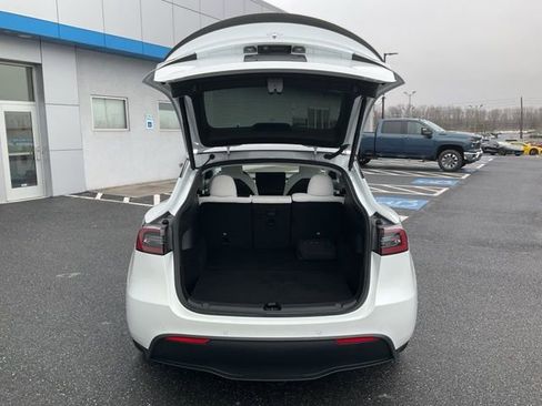 Used 2022 Tesla Model Y Performance image 17
