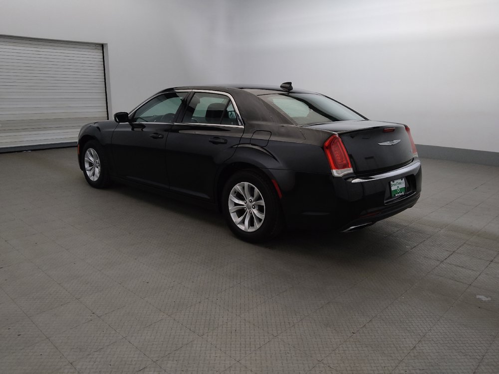 Used 2016 Chrysler 300 Limited RWD image 3