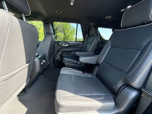 Used 2023 GMC Yukon SLT RWD image 14