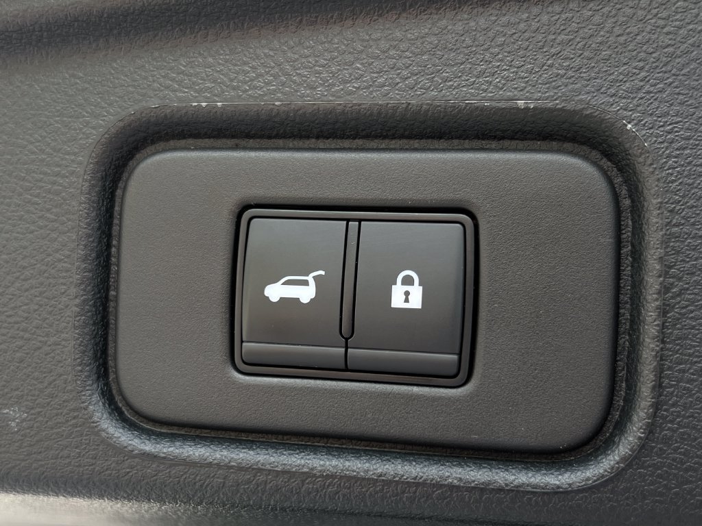 Used 2025 Nissan Pathfinder SL AWD/4WD image 20