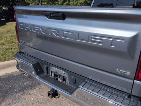 Used 2019 Chevrolet Silverado 1500 LTZ image 27