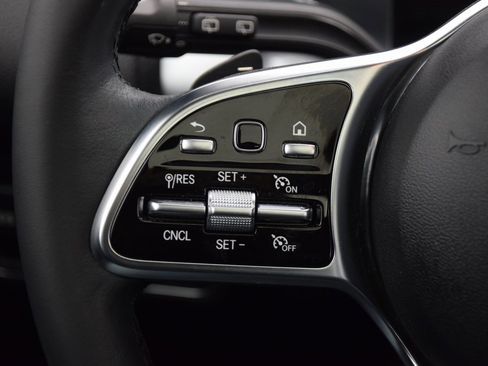 Certified 2023 Mercedes-Benz EQB 300 4MATIC image 23