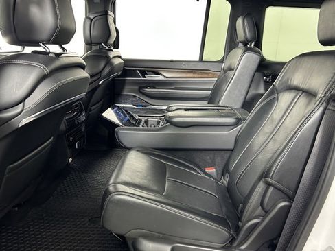 Used 2022 Jeep Grand Wagoneer Series I image 16