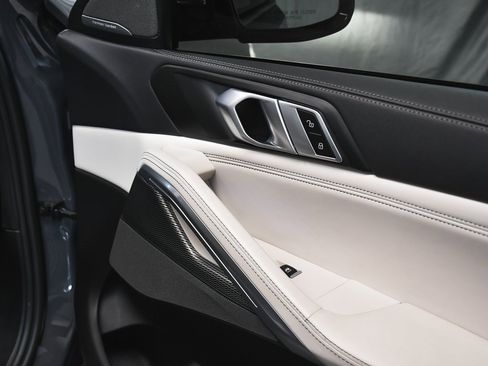 Used 2023 BMW X6 M50i w/ Executive Package image 17