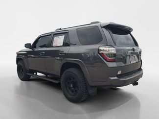 Used 2020 Toyota 4Runner SR5 Premium w/ Moonroof Package AWD/4WD video 3