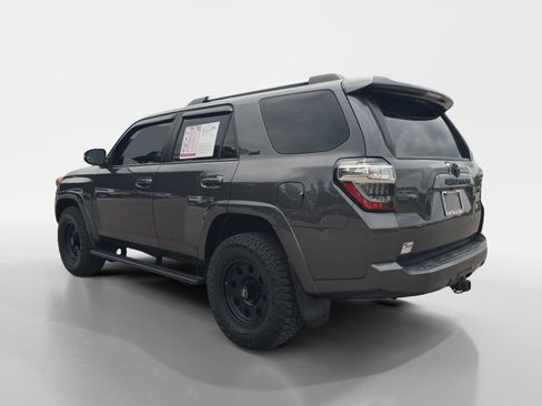 Used 2020 Toyota 4Runner SR5 Premium w/ Moonroof Package AWD/4WD image 3