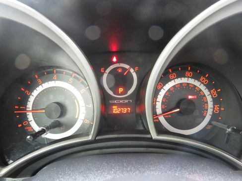 Used 2013 Scion tC FWD image 18