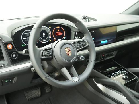 New 2026 Porsche Cayenne image 4