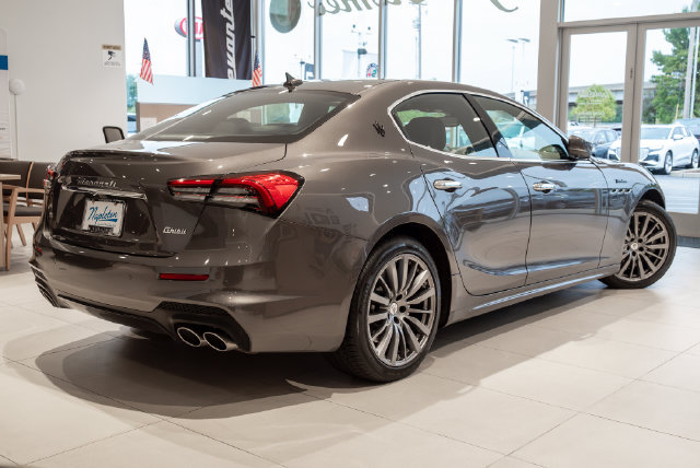Used 2023 Maserati Ghibli Modena Q4 AWD/4WD image 31