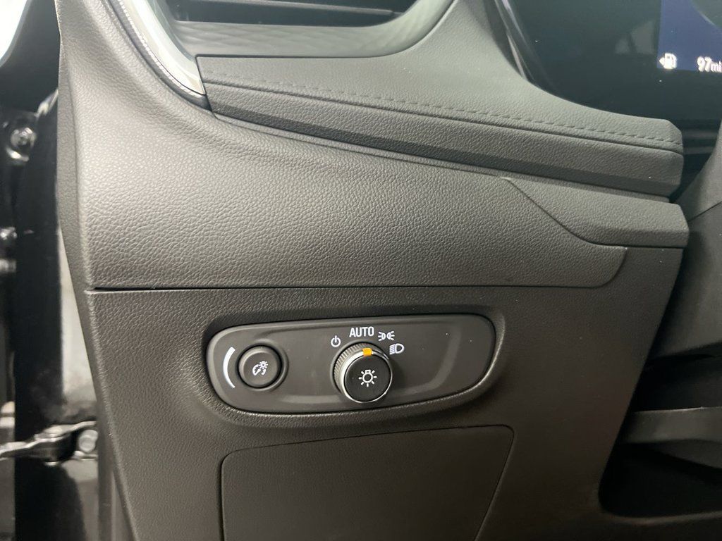 Used 2024 Buick Encore GX Avenir w/ Avenir Convenience Package AWD/4WD image 18