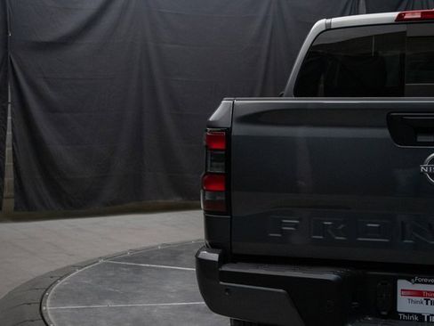 Used 2024 Nissan Frontier SV w/ SV Convenience Package image 12