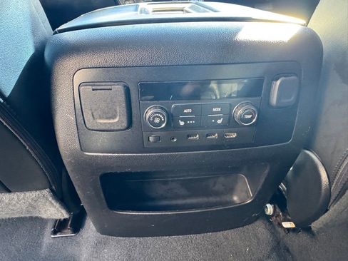 Used 2019 GMC Yukon Denali image 37