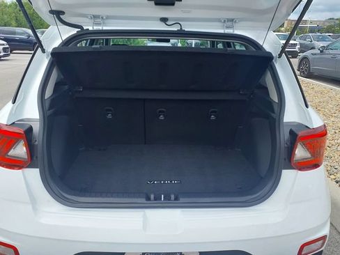Certified 2025 Hyundai Venue SEL FWD image 12