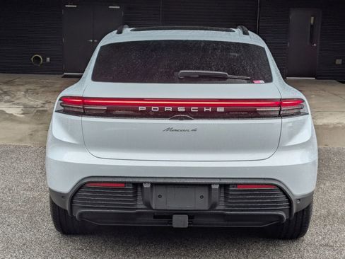 New 2026 Porsche Macan 4 Electric AWD/4WD image 10