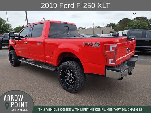 Used 2019 Ford F250 XLT w/ XLT Premium Package AWD/4WD image 8