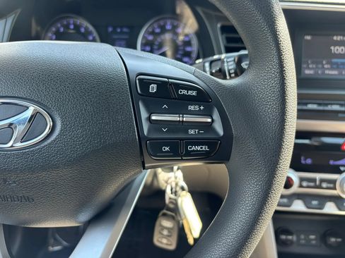 Used 2020 Hyundai Elantra SE FWD image 21