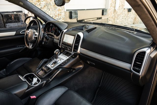 Used 2012 Porsche Cayenne Turbo AWD/4WD image 64