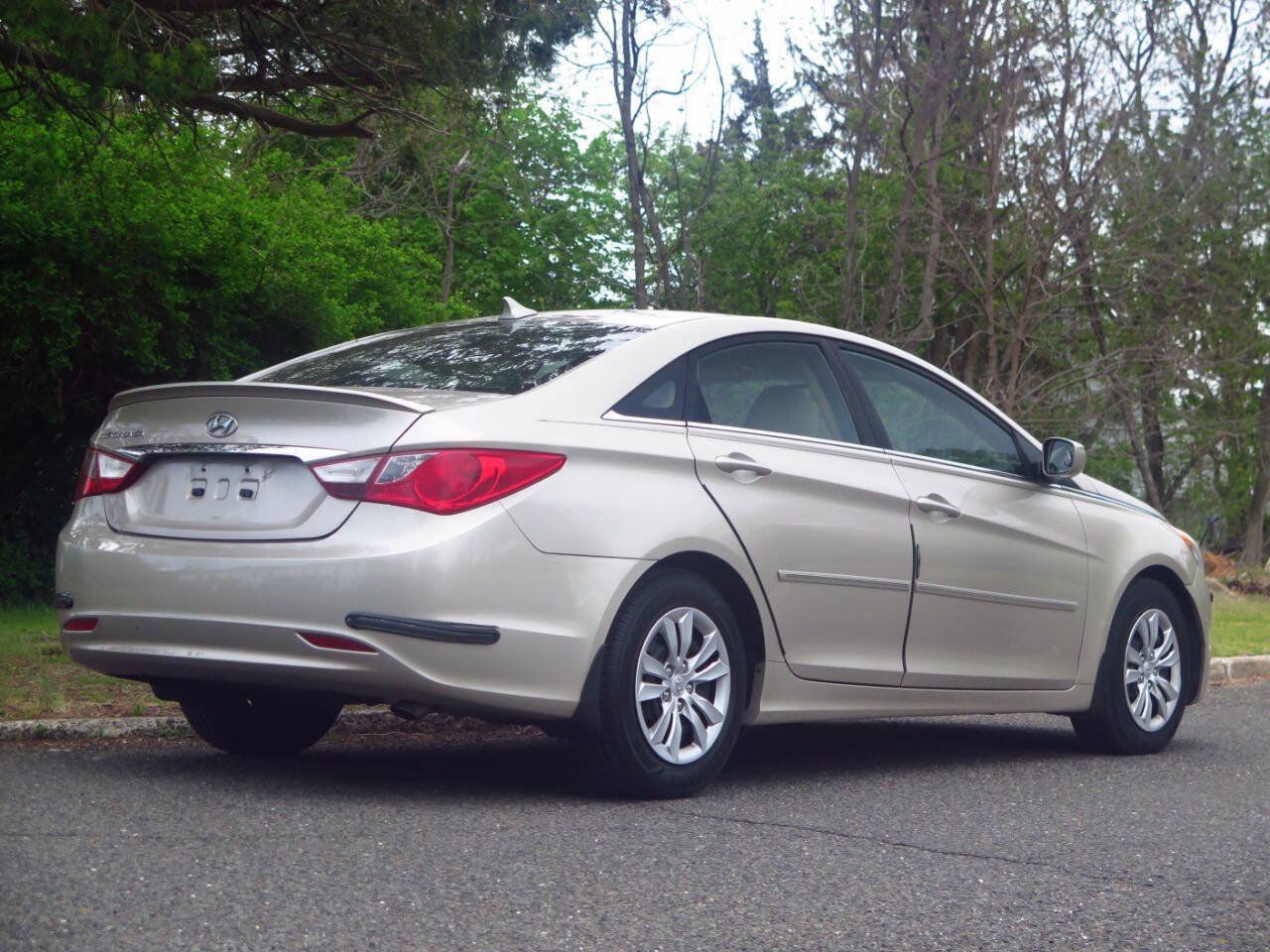 Used 2011 Hyundai Sonata GLS FWD image 4