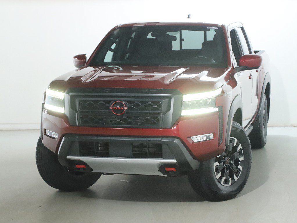 Used 2022 Nissan Frontier PRO-4X w/ Technology Package AWD/4WD image 3