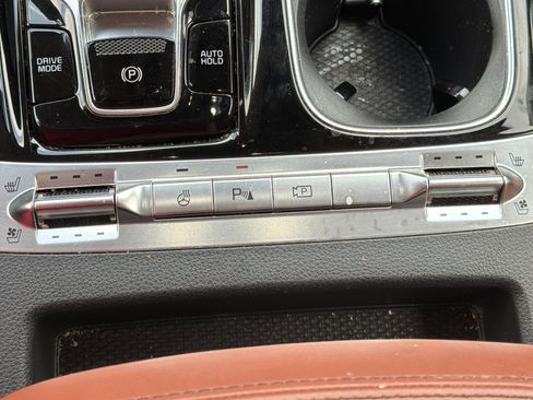 Used 2023 Kia Carnival SX Prestige FWD image 9