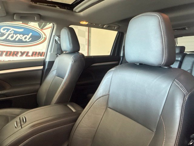 Used 2015 Toyota Highlander XLE FWD image 11