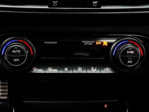 Used 2024 Kia Forte GT-Line w/ GT-Line Premium Package image 21