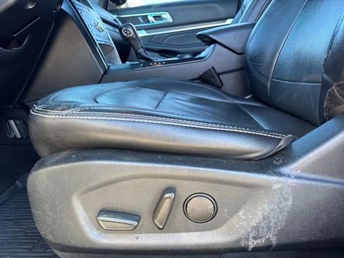 Used 2019 Ford Explorer Limited image 14