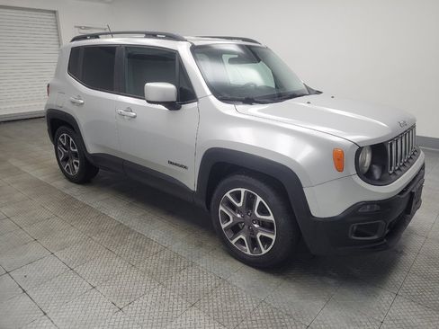 Used 2016 Jeep Renegade Latitude FWD image 11