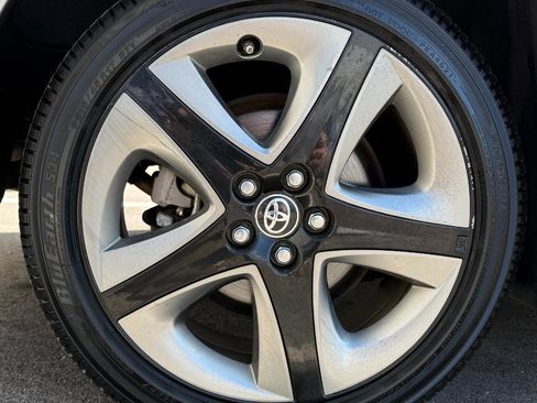 Used 2020 Toyota Prius XLE image 25