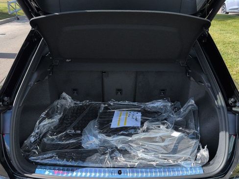 New 2025 Audi Q3 2.0T Premium image 35