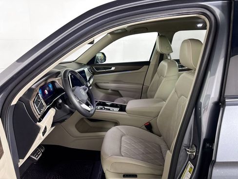 Certified 2024 Volkswagen Atlas SEL Premium R-Line AWD/4WD image 12