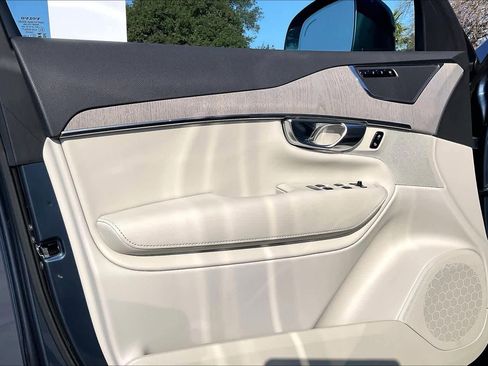 Used 2025 Volvo XC90 B6 Core w/ Climate Package image 26