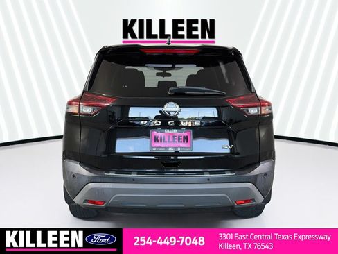 Used 2022 Nissan Rogue SV FWD image 8