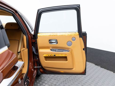 Used 2013 Rolls-Royce Ghost RWD image 64
