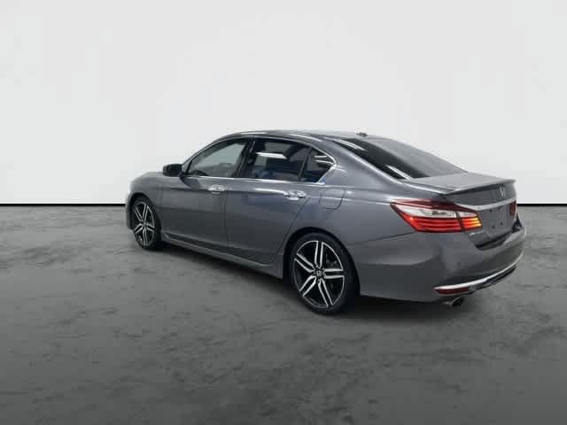 Used 2017 Honda Accord Touring image 9