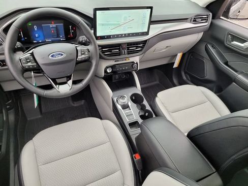 New 2025 Ford Escape SE w/ Class II Trailer Tow Package FWD image 8