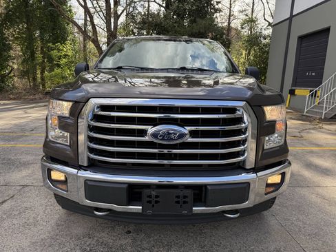 Used 2017 Ford F150 XLT w/ Equipment Group 302A Luxury image 11