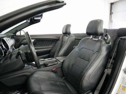 Used 2017 Ford Mustang GT Premium image 34