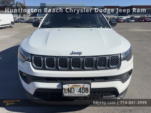 Used 2023 Jeep Compass Latitude image 2