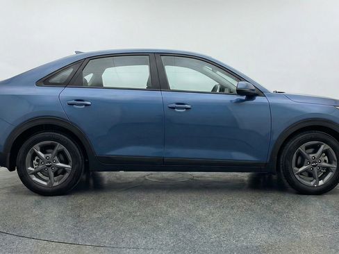 Used 2025 Kia K4 LXS image 11