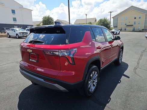 Used 2026 Chevrolet Equinox LT w/ Convenience Package II AWD/4WD image 5