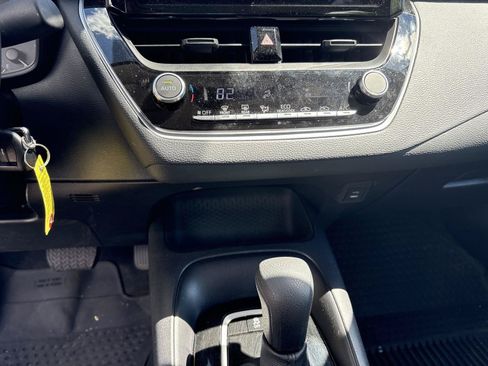 Used 2025 Toyota Corolla LE FWD image 18